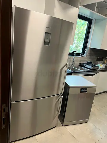 Siemens Bottom Freezer IQ700