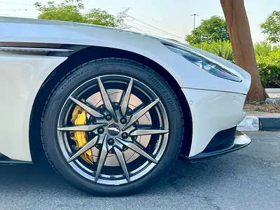 2017 Aston Martin DB11 photo 8