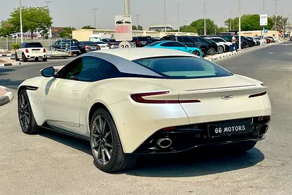 2017 Aston Martin DB11 photo 4