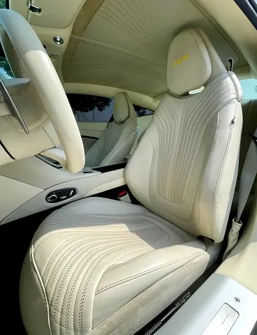2017 Aston Martin DB11 photo 14