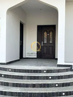 For sale: Villa in Al Durari, Sharjah. Excellent location. Ground floor: 4 bedrooms, 5 bathrooms + 2