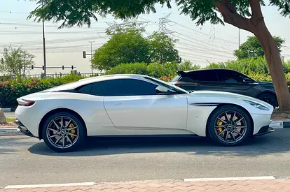 2017 Aston Martin DB11 photo 7