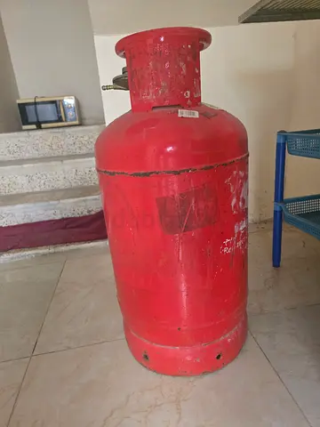 Gas cylinder with half gas