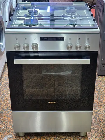 Seimens 4 hobs Top Gas Oven electric cooker same like new unused