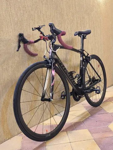 فول كاربون Full Carbon Specialized Road bike