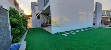 END CORNER FURNISHED 3BR TOWNHOUSE WITH BIG L SHAPE GARDEN