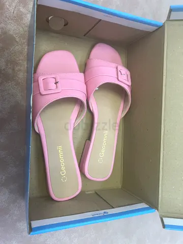 Chic Pink Slide Sandals for Stylish Comfort