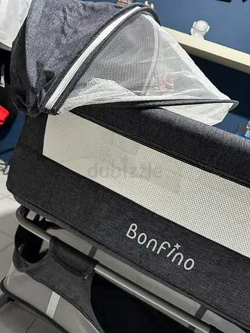 Baby bassinet/ crib bedside