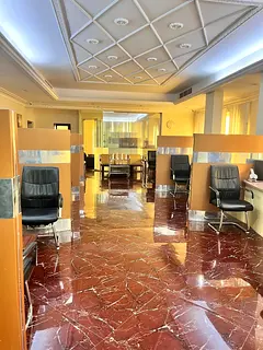 For rent - a high-end commercial floor in a prime location