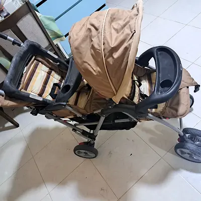 Double the Fun with This Stylish Double Stroller!