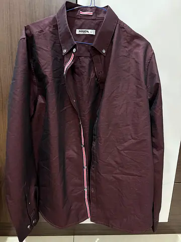 Man shirt in size L