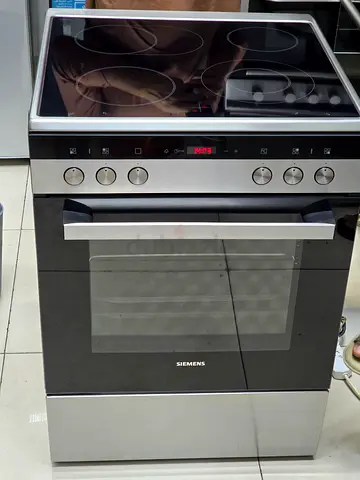 Seimens 4hobs like new Electric Ceramic cooker same like new