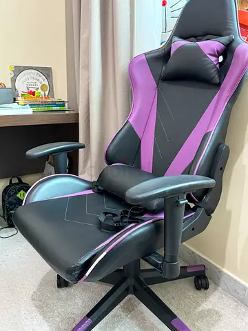 Ergonomic Gaming Chair with table