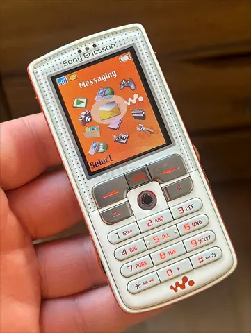 Sony Ericsson W700i