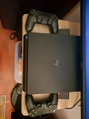 Playstation 4 slim