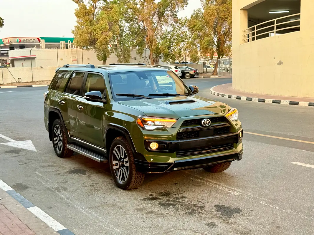 Toyota 4Runner 2021 — photo 1 of 19
