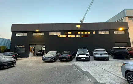 High-End Luxury Car Workshop for Sale in Al Quoz Dubai Garage for Sale Car Repair Shop for Sale