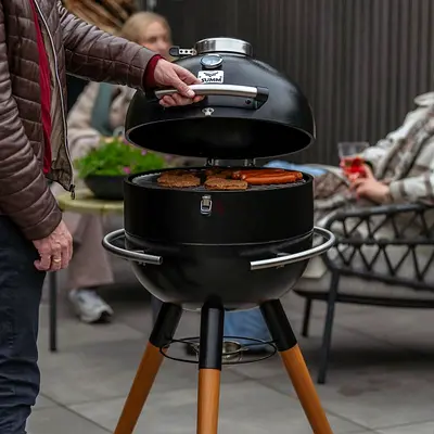 Summ Egg Barbecue with wooden stand