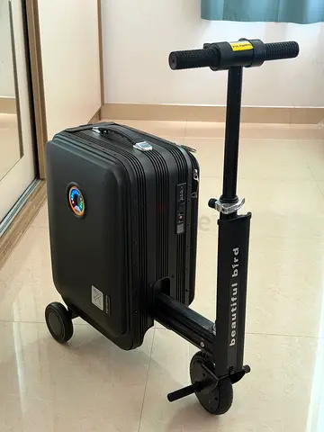Travel Stylish Black Roller Luggage NEW !!