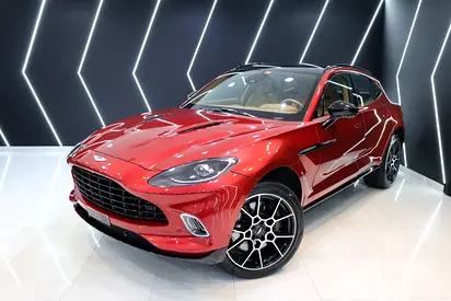 2021 Aston Martin DBX 550, Panoramic Roof, Very Low KM, GCC Specs!!