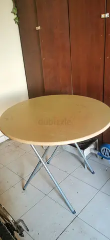 Foldable table