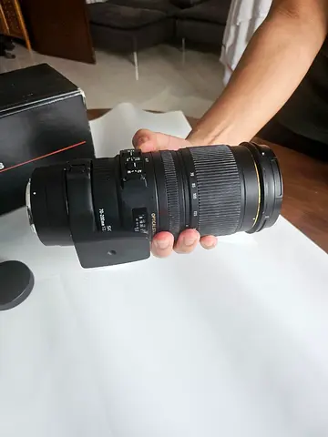 Sigma 70-200mm f/2.8 EX DG OS HSM Lens for Canon (Made in Japan)