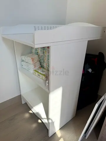 Baby changing unit