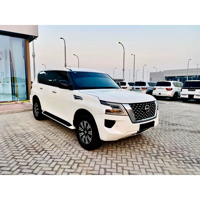 Nissan Patrol 2020 — photo 1 of 10
