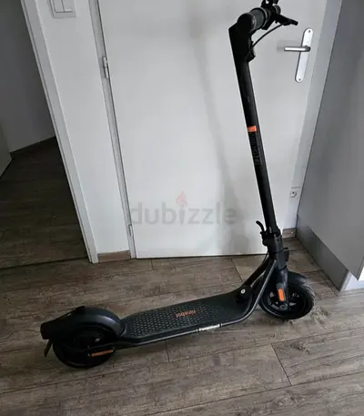 Segaway ninebot F2 Pro - Electric Scooter - Mint condition