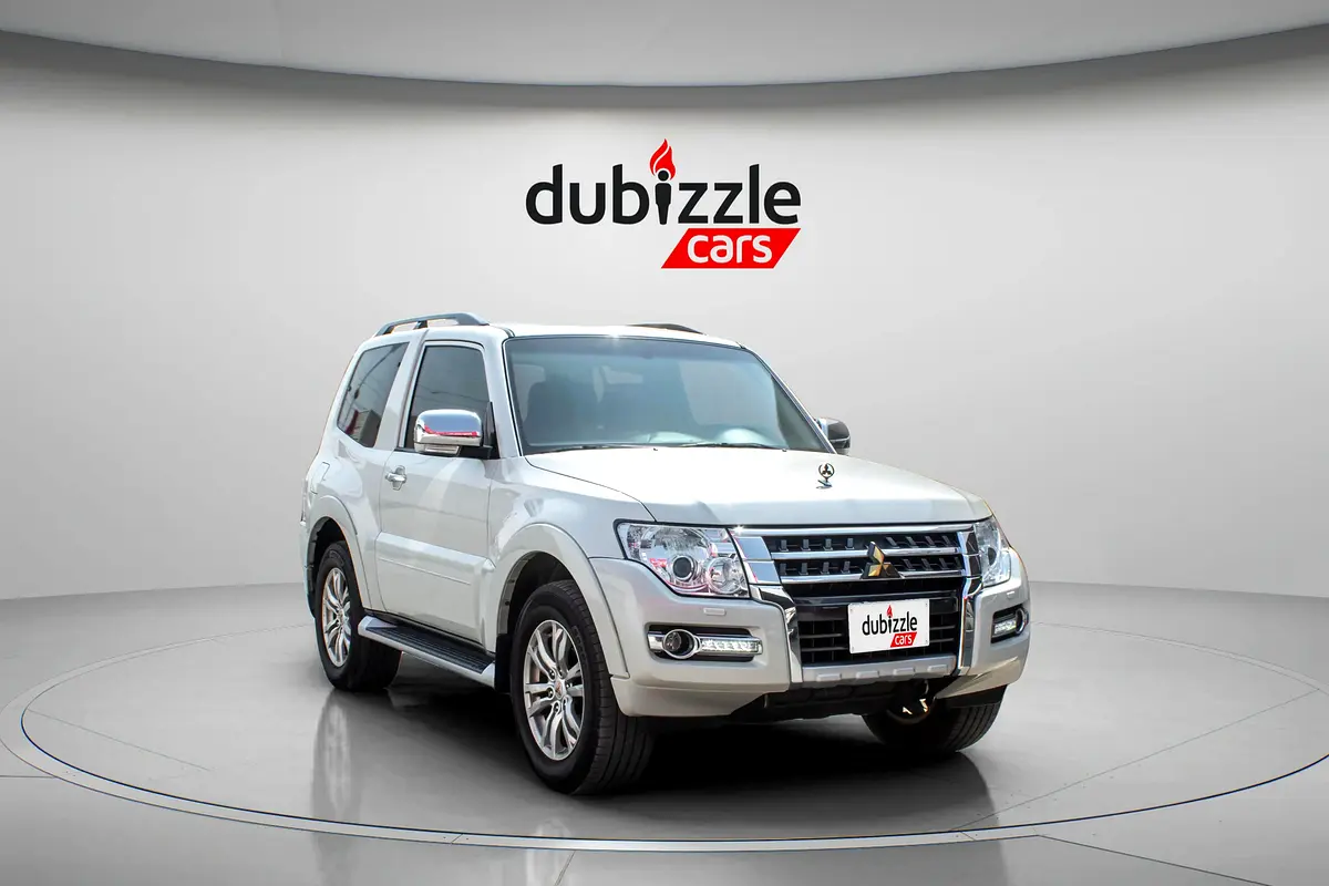 Mitsubishi Pajero 2018 — photo 1 of 16