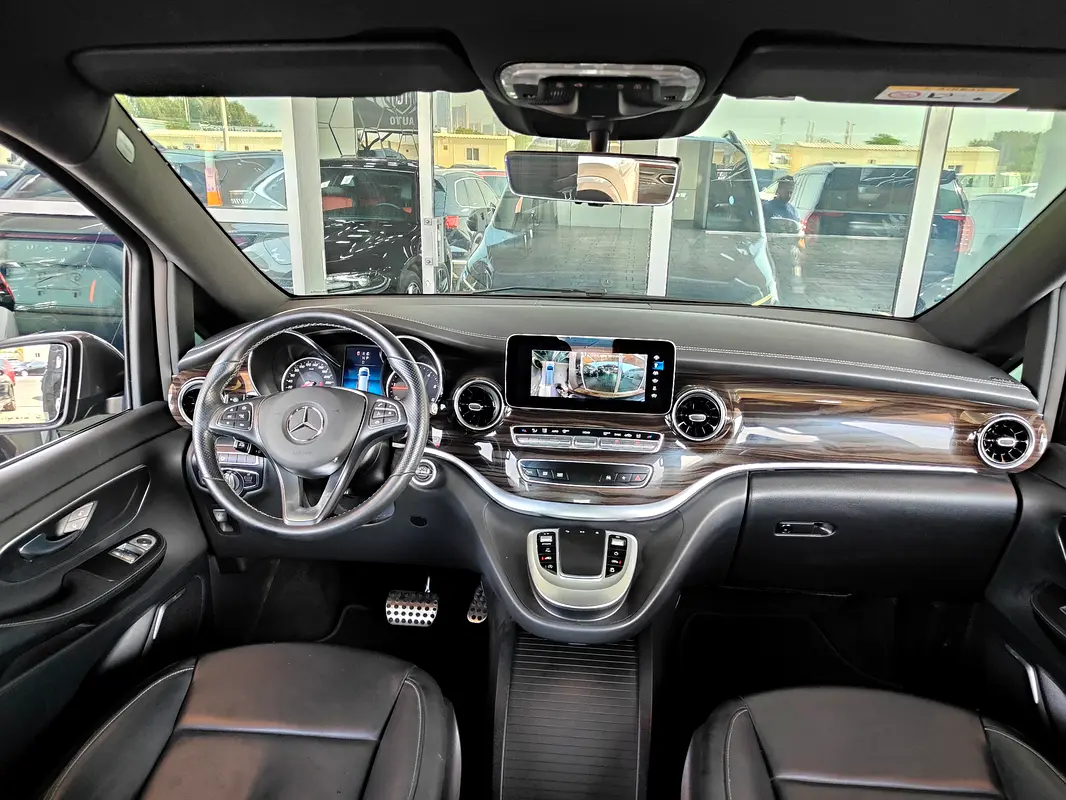 Mercedes-Benz V-Class 2024