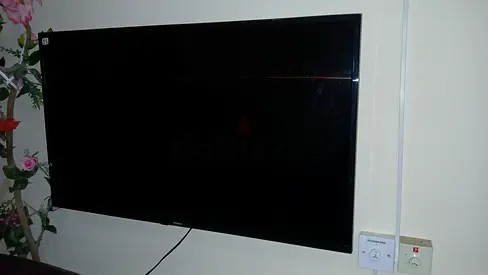 40-inch LED TV in Excellent Condition