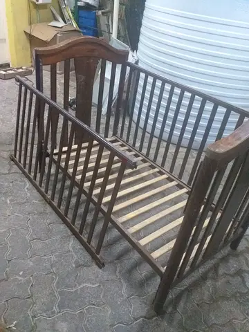 BABY COT