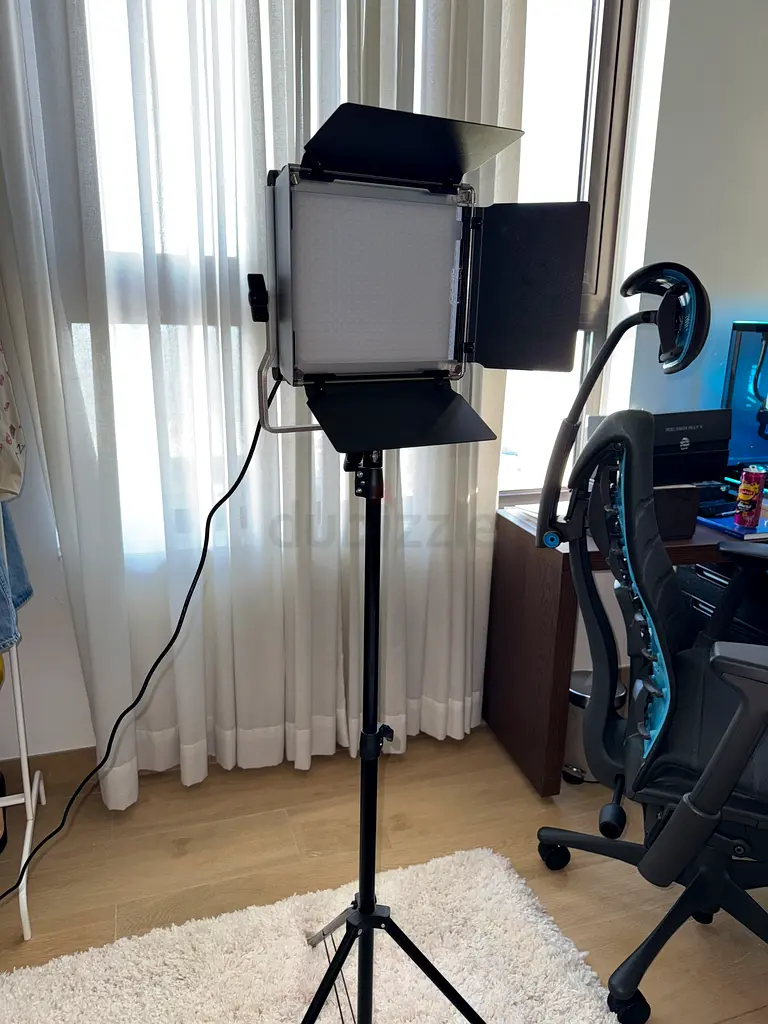 Newer 660 Pro II 50W RGB Professional Studio Lighting Kit for Perfect Shots