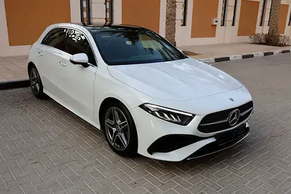 Mercedes-Benz A200 AMG-2024-11000KM-GCC SPECS- UNDER WARRANTY  SERVICE CONTRACT available black as w
