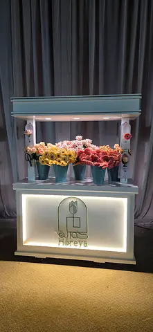 ستاند عرض أنيق ومميز