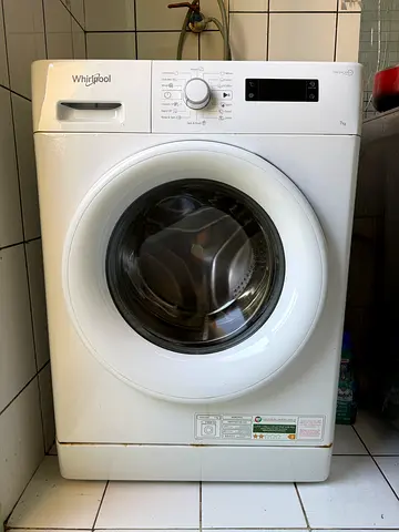 Whirlpool washing meshine