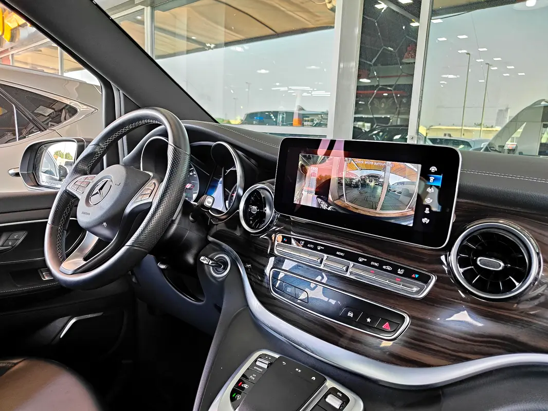 Mercedes-Benz V-Class 2024