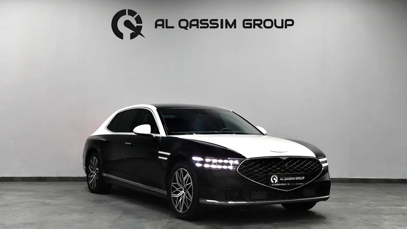 Genesis G90 2023 — photo 1 of 17