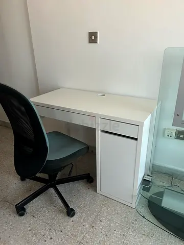 Study desk with Chair