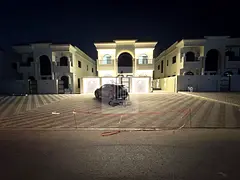 Villa for sale in Al-Haliyo 2 Consisting of: • 5 master bedrooms • Majlis with bathroom • Livi