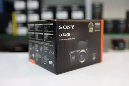 Sony a6400 with 16-50mm f/3.5-5.6 II BRAND NEW Lens