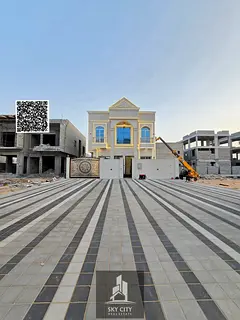 A classic villa, a distinctive finishing near the mosque, and behind the services directly on Sheikh