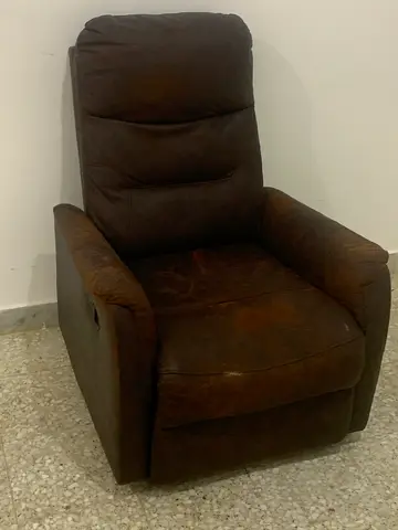 Comfortable Brown Recliner Chair for Sale!