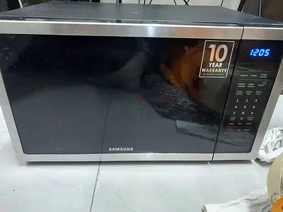 Samsung Microwave Oven (Model ME6124ST, 32 L) – Excellent Working Condition