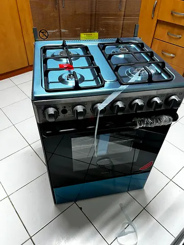 High-Quality 4-Burner Cooking Range for Sale!