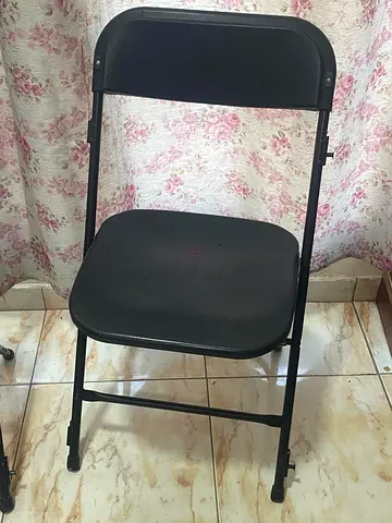 Foldable Black Chair - Perfect for Any Space!