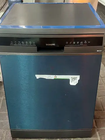 Stock Piece Siemens iQ300 Three Rack Dishwasher WiFi Connect Black