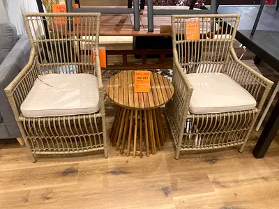 Chic Rattan Armchair and Stylish Table Set - Perfect for Your Home!