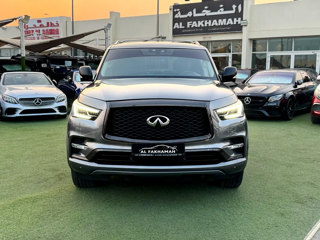 Infiniti QX80 2021 — photo 1 of 15